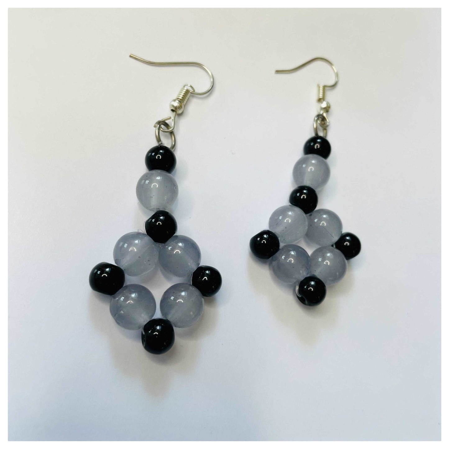 Black Grey Triangle Necklace Set - beattrangi