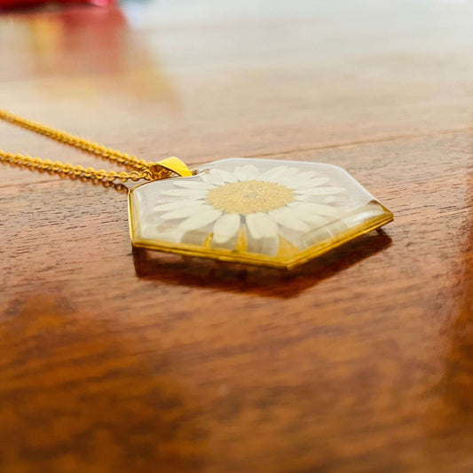 White Daisy Necklace Set