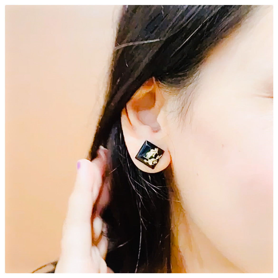 Classic Black Resin Earrings - beattrangi