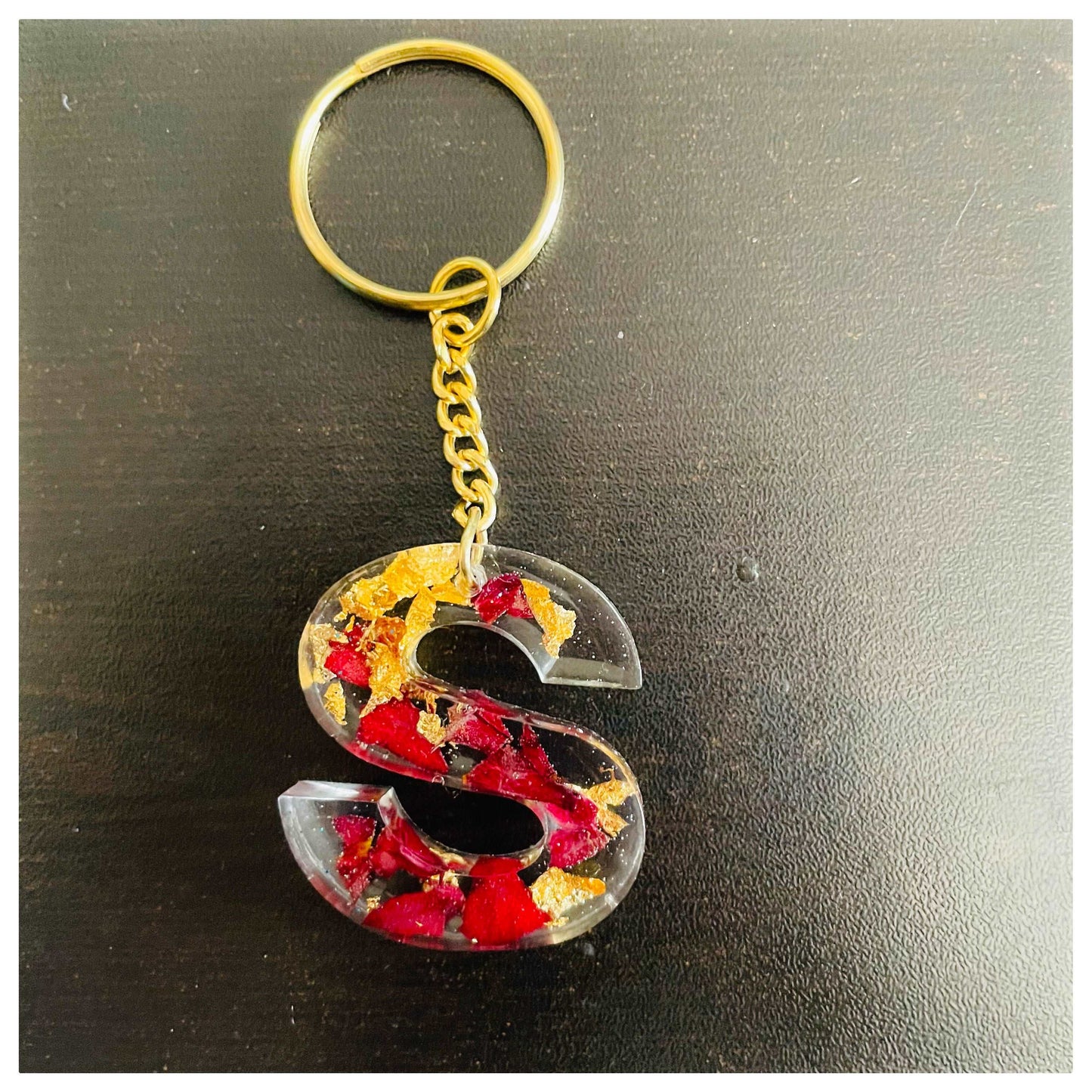 S letter keychain - beattrangi