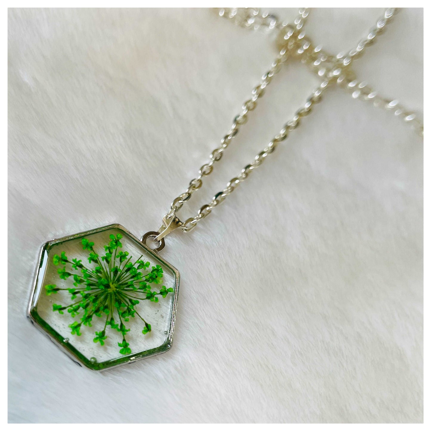 Hexa Green Lace Flower Pendant - beattrangi