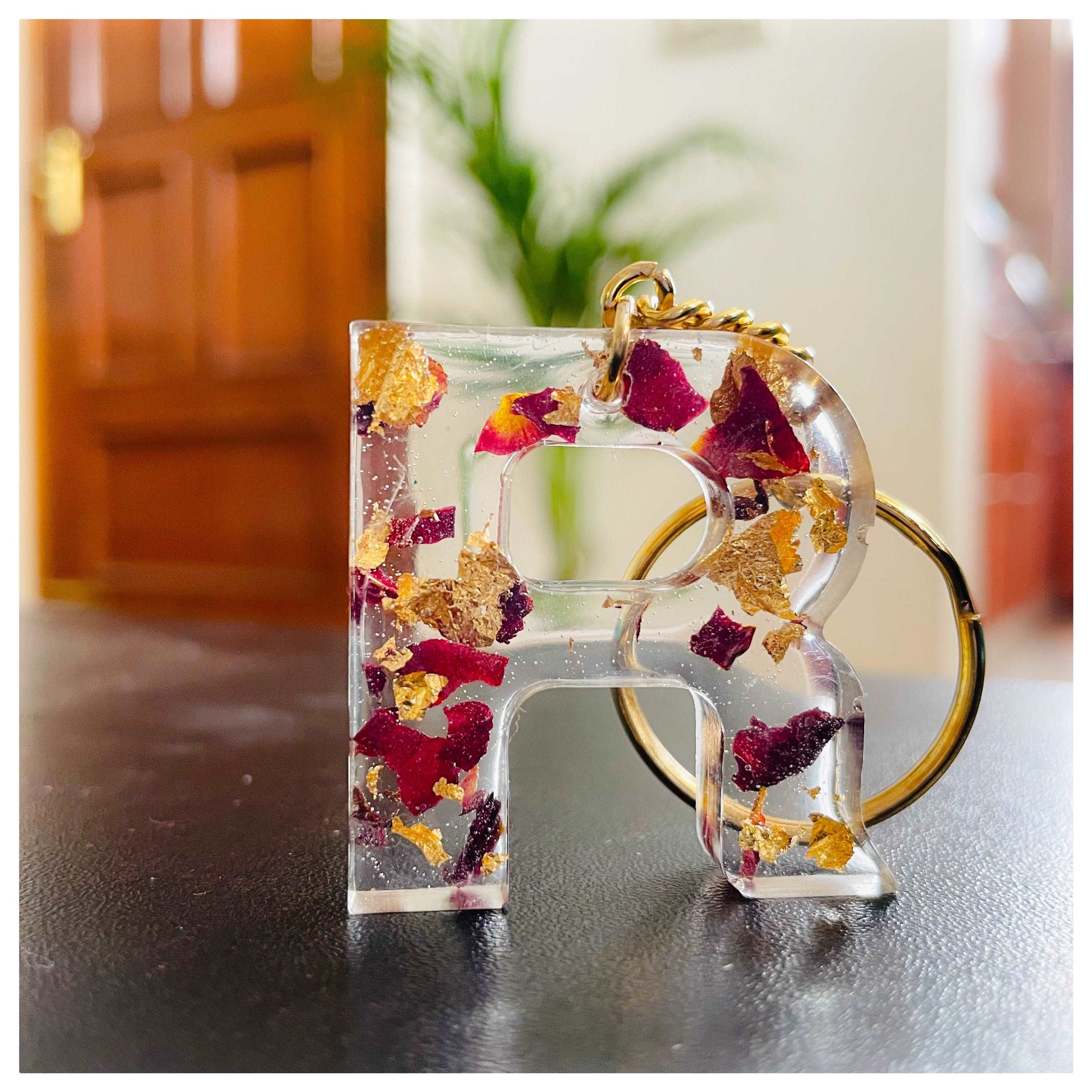 R letter keychain - beattrangi