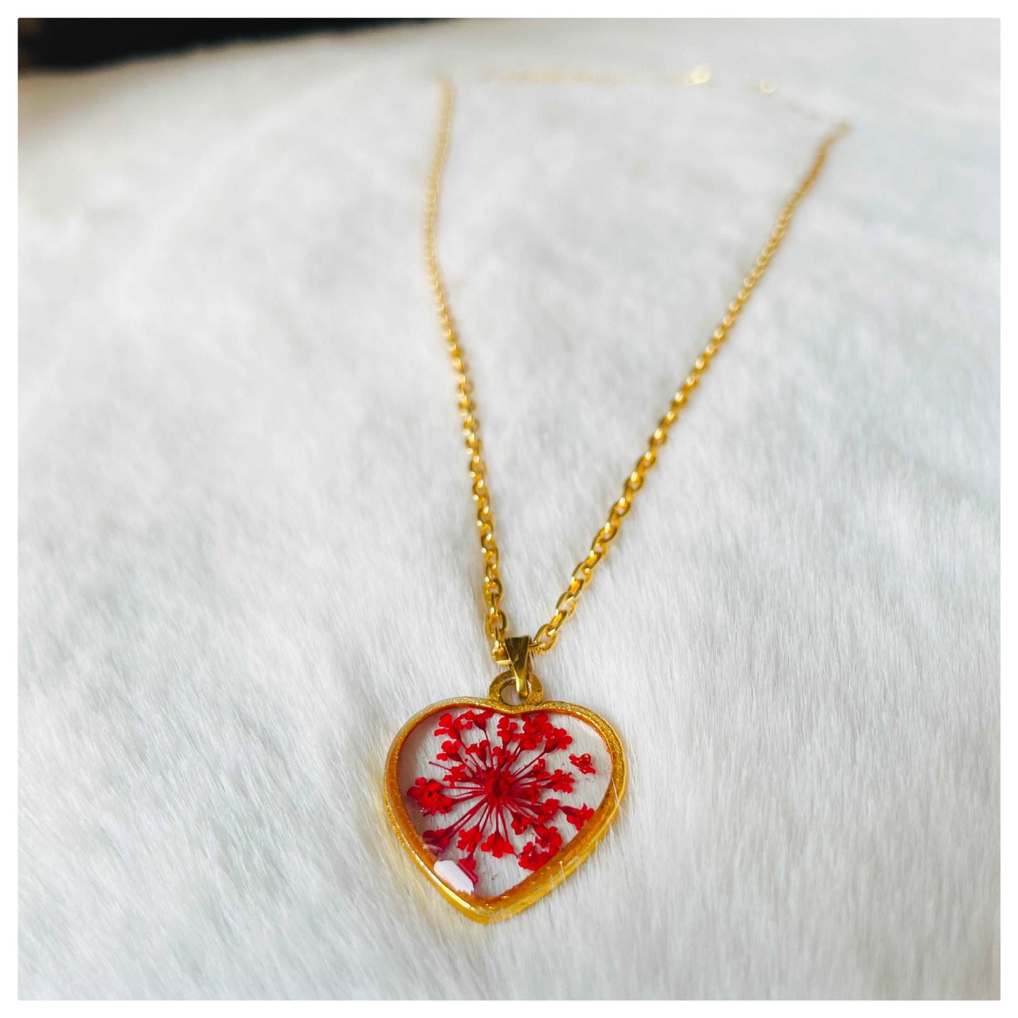 Red Heart Floral Pendant - beattrangi