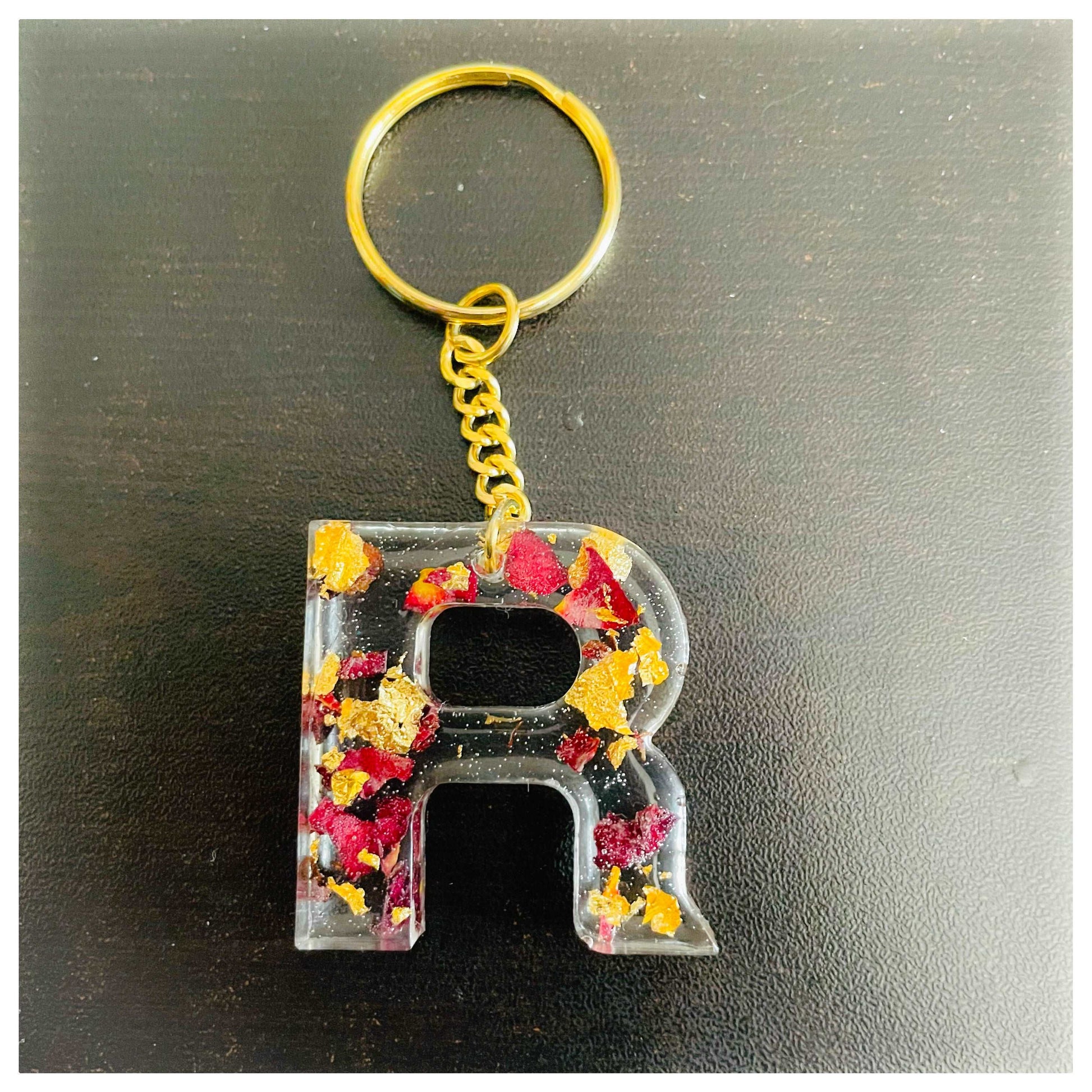 R letter keychain - beattrangi