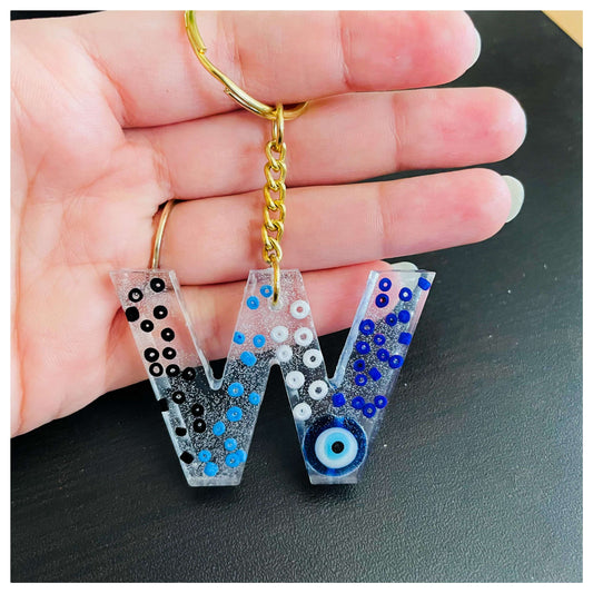 W letter keychain - beattrangi