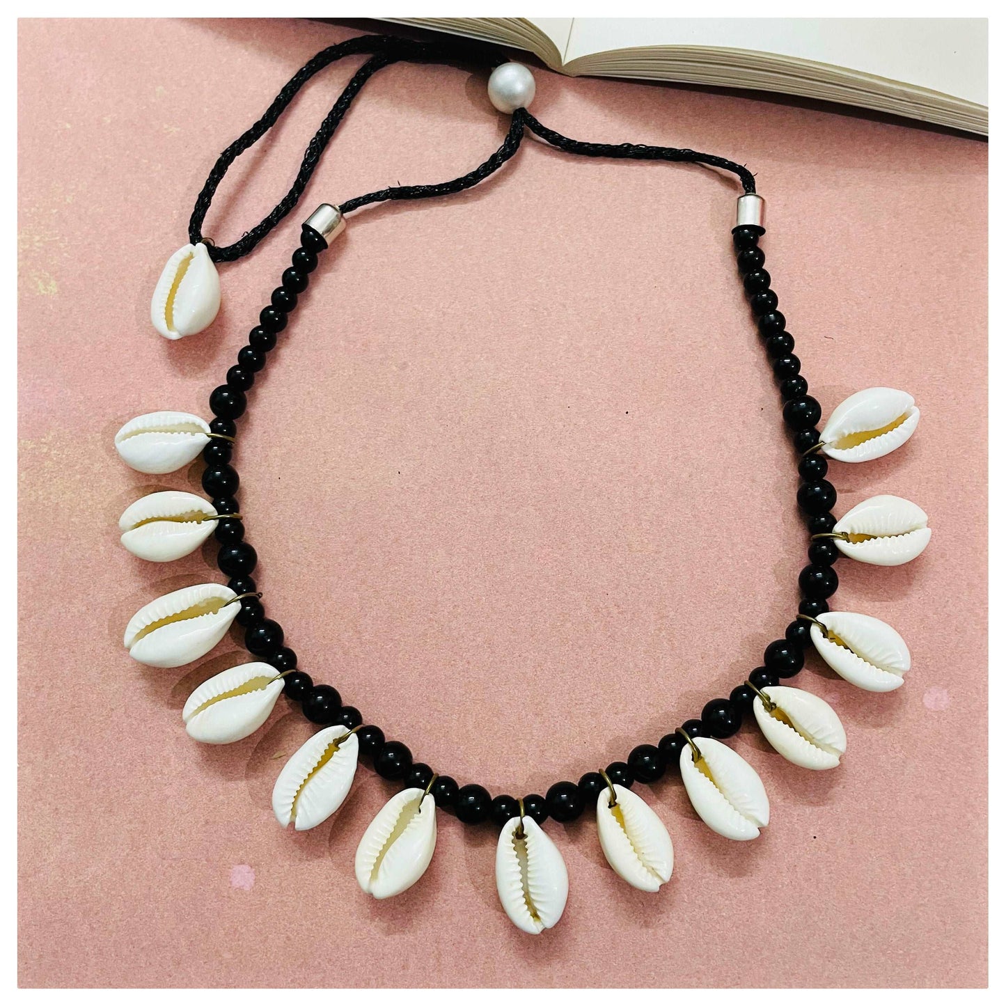 Black Shells Choker Set - beattrangi