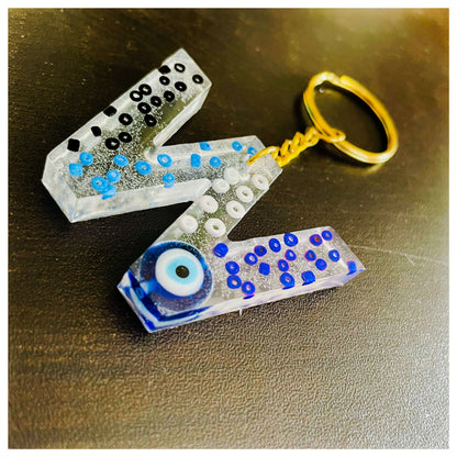 W letter keychain - beattrangi