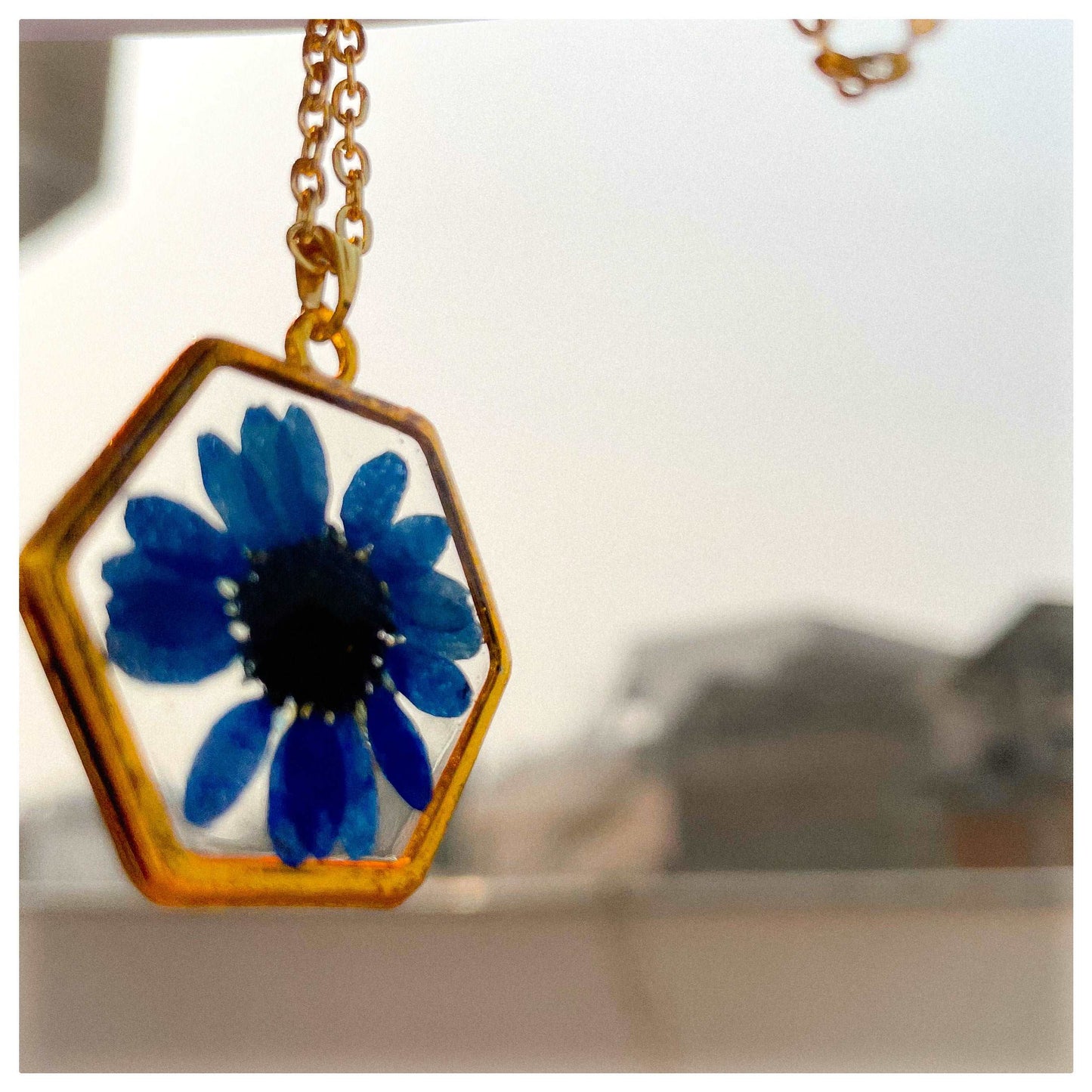 Blue Daisy Hexa Pendant - beattrangi