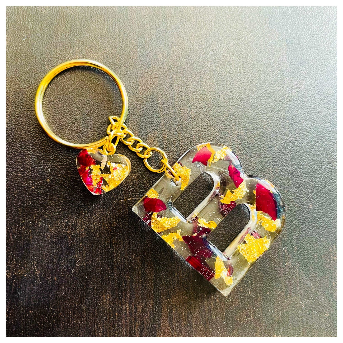 B letter keychain with heart - beattrangi