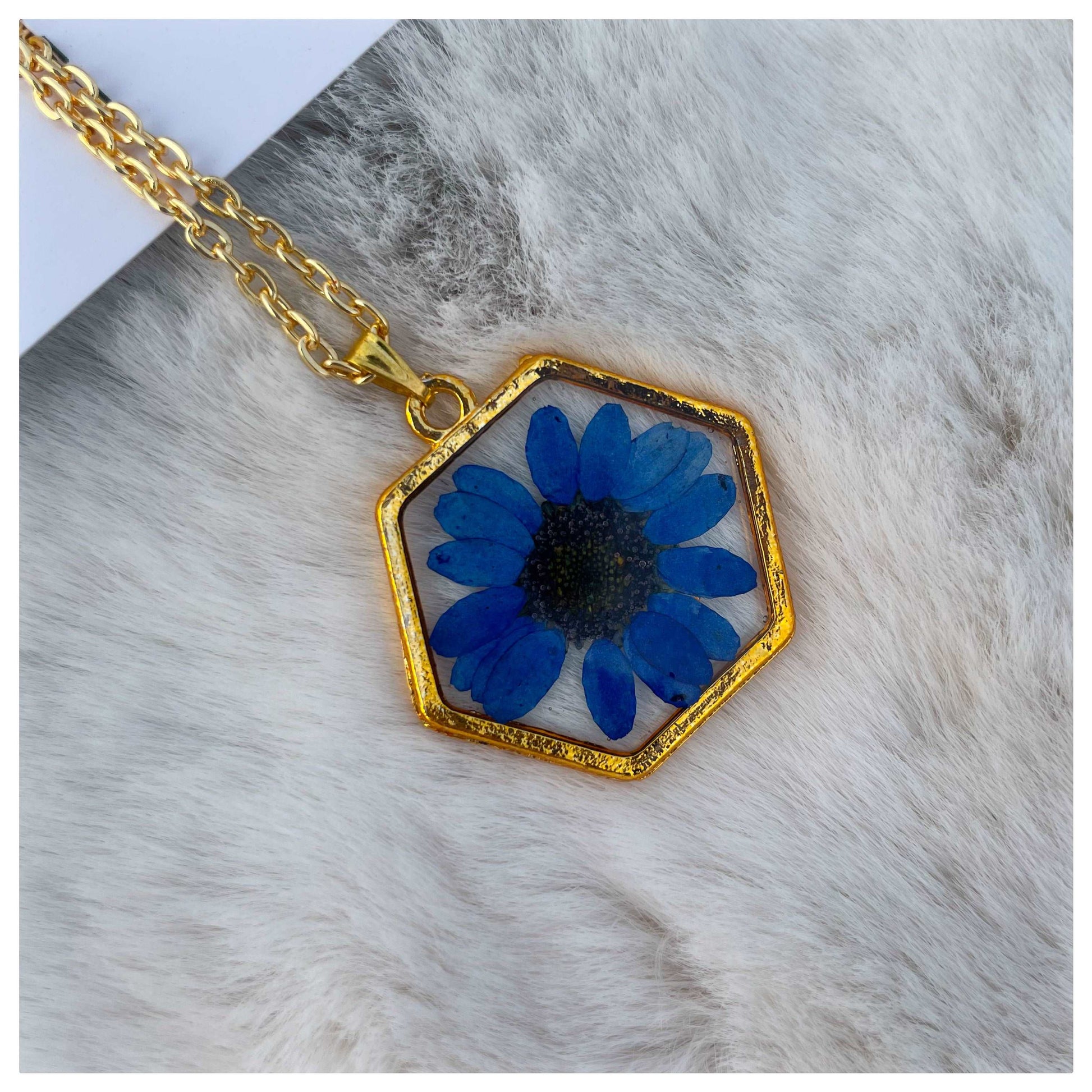 Blue Daisy Hexa Pendant - beattrangi